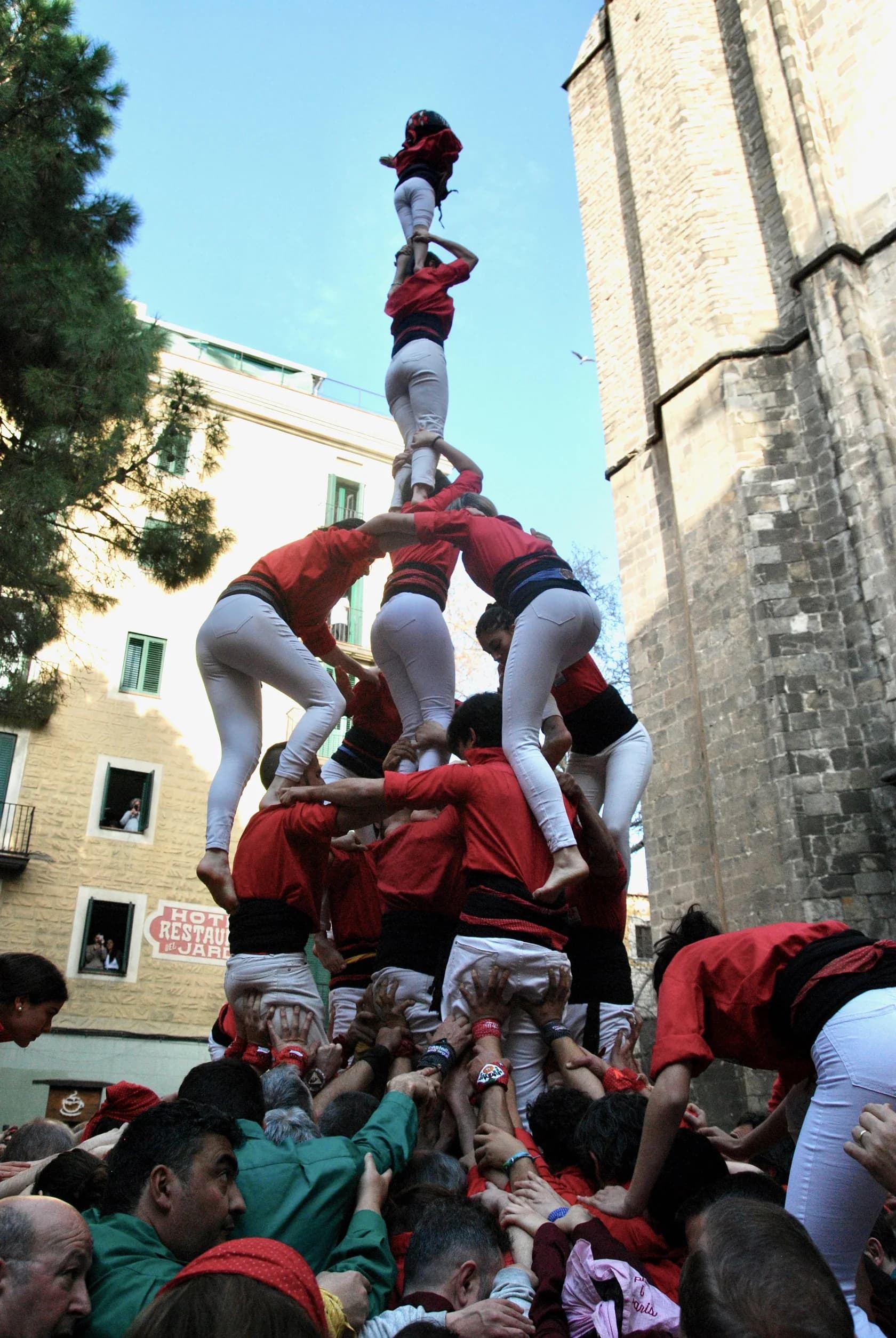 4d7a descarregat pels Castellers de Barcelona a Sant Josep Oriol 2023